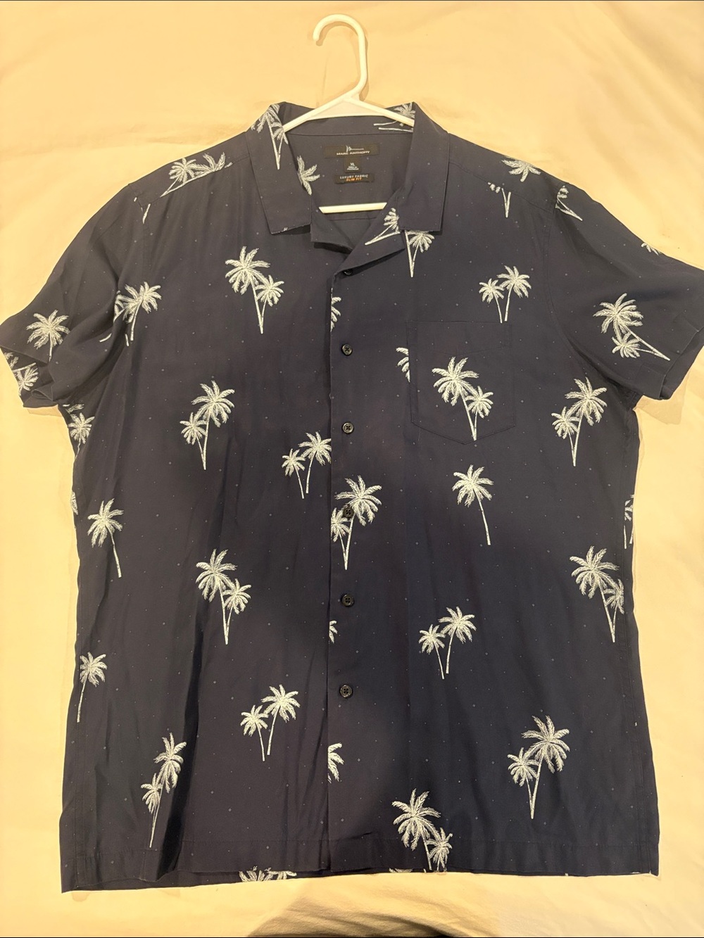 Marc Anthony Short Sleeve Button Up Hawaiian Inspired Shirt Men’s XL
